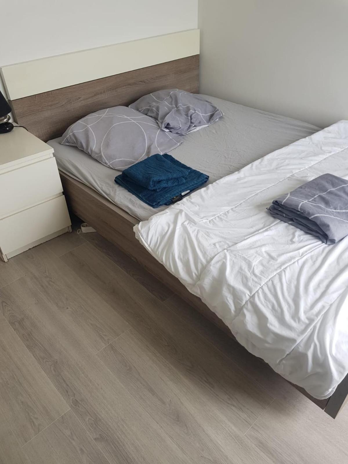 Chambre Neuve Dans Un Logement Partage A 10 Minute Du Circuit 24H Allonnes  Εξωτερικό φωτογραφία